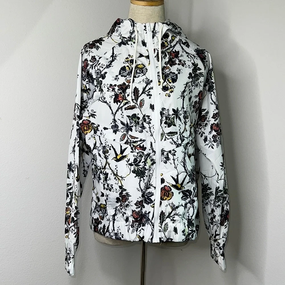 🔹 Unionbay Water Repellant Hooded Botanical Print Jacket